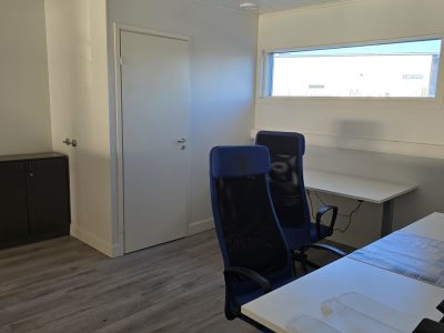 Maalämmitteinen halli- ja toimitila
