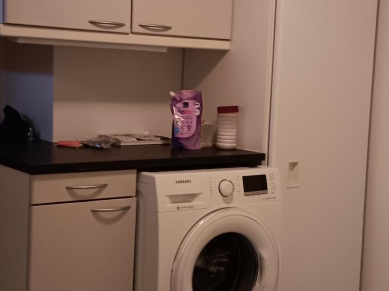 Huone vuokrattavana 01630 Hämeenkylän kommuunissa!