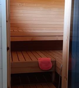 Huone vuokrattavana 01630 Hämeenkylän kommuunissa!