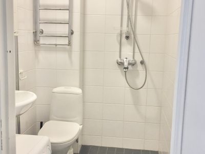 Hyväkuntoinen yksiö Kruununhaassa lähellä Kauppatoria