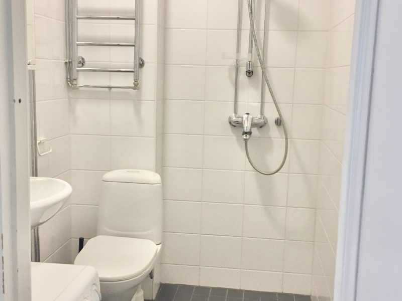 Hyväkuntoinen yksiö Kruununhaassa lähellä Kauppatoria