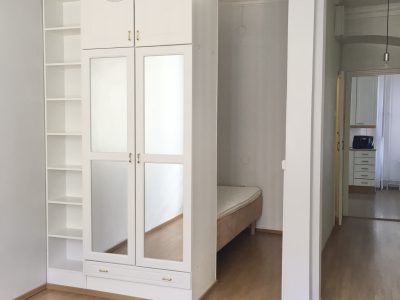 Hyväkuntoinen yksiö Kruununhaassa lähellä Kauppatoria