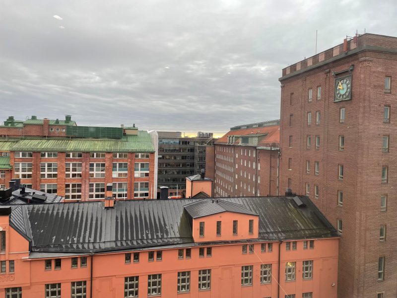 Seitsemännen kerroksen tilava yksiö