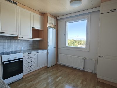 Tilava 7. kerroksen kaksio Lahden Metsäkankaasta