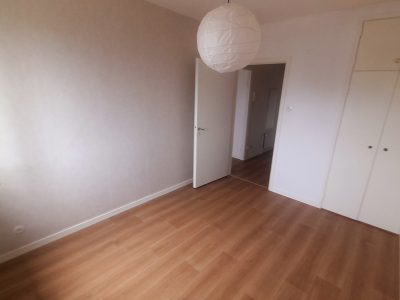 Pieni kaksio keittokomerolla keskustassa