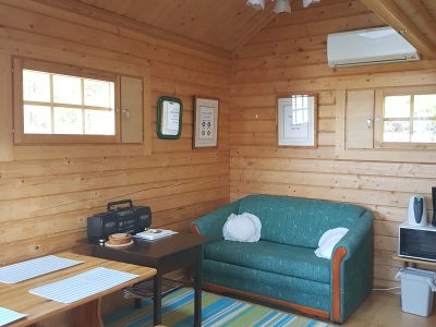 Vuokrataan viihtyisä hirsimökki Simpelejärven rannalla – Parikkala