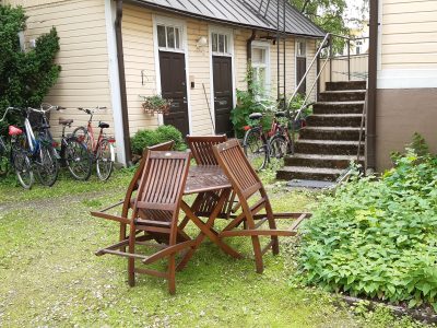 Puutaloyksiö yliopiston vieressä