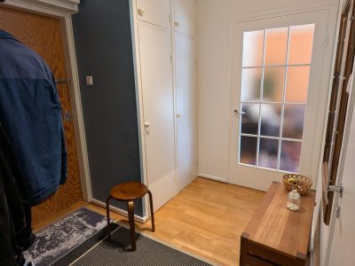 Annetaan vuokralle 20 m² huone kaksiosta 1.11. lähtien.