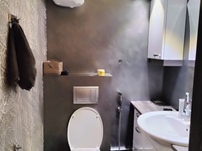 Etsitkö asuntoa rauhallisesta paikasta, luonnon helmasta. Jyväskylän keskustaan 10 km. Keljon kauppakeskuksen kattavat palvelut 5 km. Lähin kauppa ja huoltoasema 2 km. Lähin bussipysäkki 1.5km.